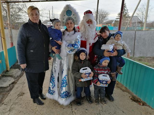 Погода в архангельской тихорецкого. Снежинка доброты Усть-Лабинский район. Новости Архангельского сельского поселения Тихорецкого района. Абашкин станица Архангельская. Усть Лабинск акция Снежинка добра.